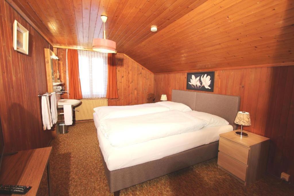 Hotel-Restaurant Alpina Innertkirchen Buitenkant foto