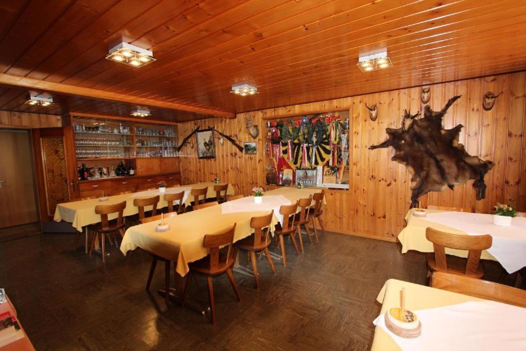Hotel-Restaurant Alpina Innertkirchen Buitenkant foto