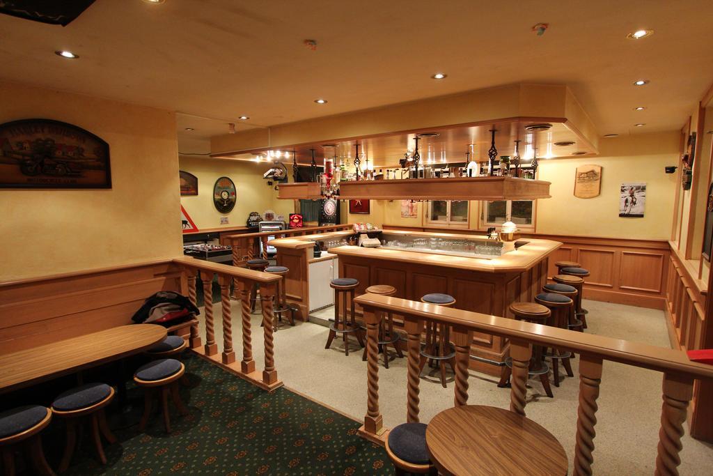 Hotel-Restaurant Alpina Innertkirchen Buitenkant foto